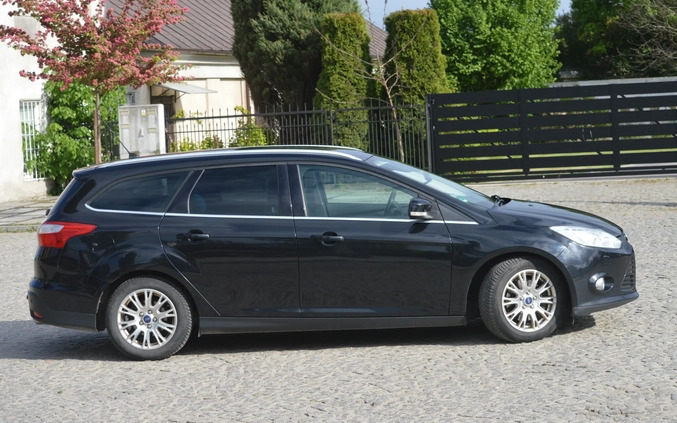 Ford Focus cena 27800 przebieg: 282100, rok produkcji 2011 z Wąchock małe 562